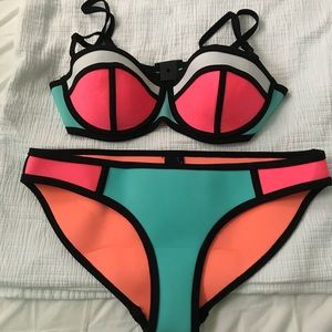 TRIANGL POPPY BIKINI